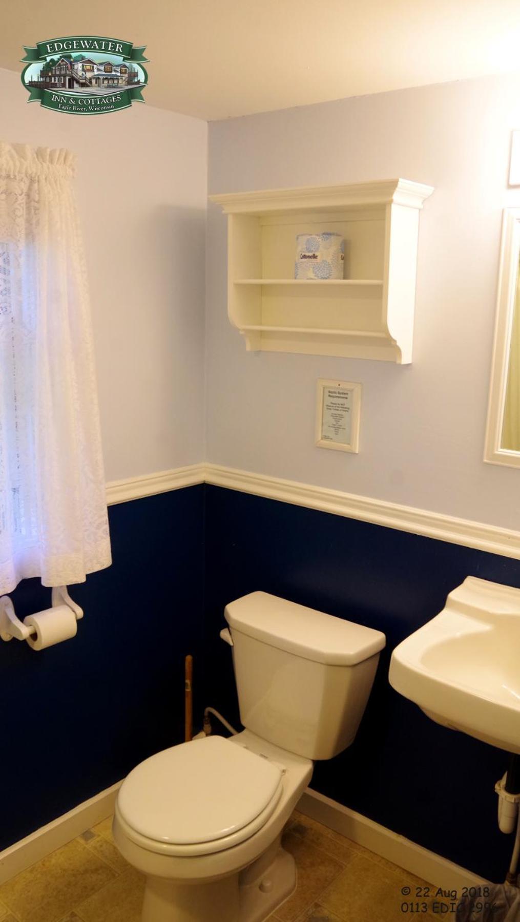 Edgewater Inn & Cottages Eagle River Room photo