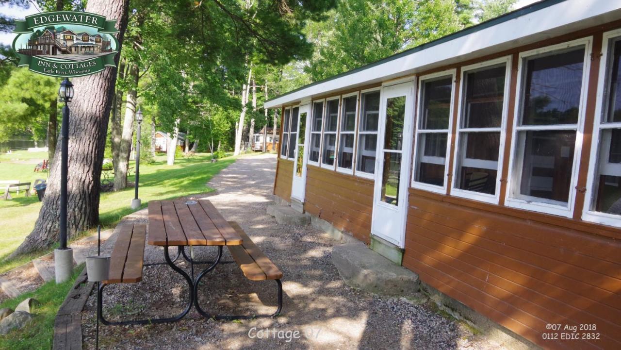 Edgewater Inn & Cottages Eagle River Room photo